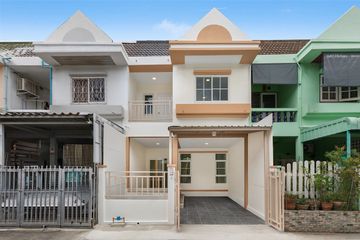 3 Bedroom Townhouse for sale in Talat Khwan, Nonthaburi near MRT Ministry of Public Health