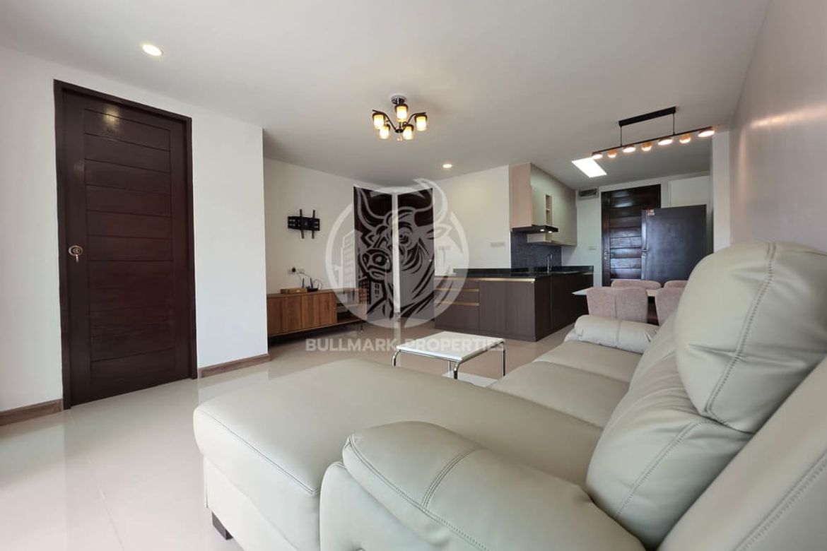 2 Bedrooms with City View for Rent at Wongamat Privacy