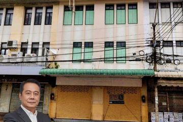 Commercial for sale in Wang Burapha Phirom, Bangkok near MRT Sam Yot