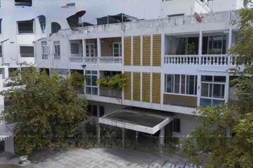 Land for sale in Khlong Toei Nuea, Bangkok near MRT Phetchaburi