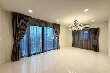4 Bedroom House for sale in Centro Ramindra-Chatuchot, O Ngoen, Bangkok