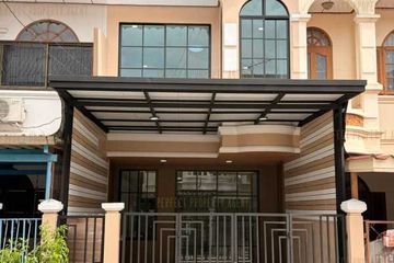 3 Bedroom Townhouse for sale in Tha Raeng, Bangkok