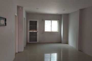 3 Bedroom Townhouse for sale in Tha Raeng, Bangkok