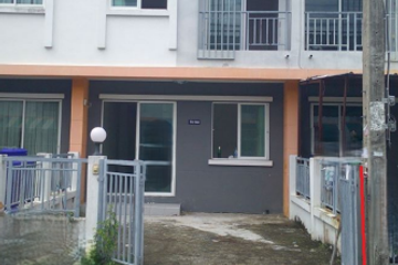 2 Bedroom Townhouse for sale in Krathum Rai, Bangkok