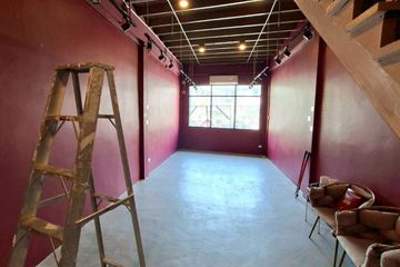 Commercial for rent in Khlong Tan Nuea, Bangkok