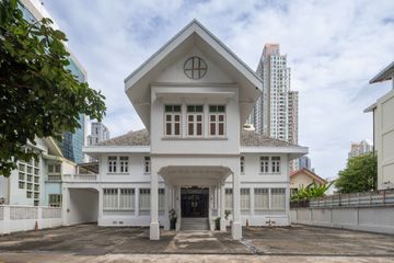 Commercial for rent in Silom, Bangkok near BTS Saint Louis