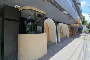 Commercial for rent in Khlong Tan Nuea, Bangkok