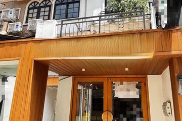Commercial for rent in Khlong Tan Nuea, Bangkok near BTS Phrom Phong