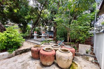 4 Bedroom House for sale in Bang Bamru, Bangkok near MRT Bang Yi Khan