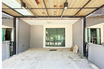 3 Bedroom Townhouse for sale in Saphan Sung, Bangkok