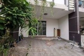 3 Bedroom Townhouse for sale in Tha Kham, Bangkok