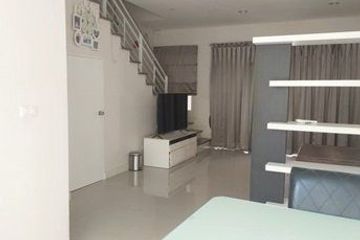 Townhouse for sale in Phlapphla, Bangkok near MRT Lat Phrao 83