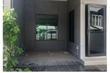 3 Bedroom Townhouse for sale in Thung Khru, Bangkok