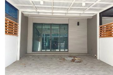 3 Bedroom Townhouse for sale in Thap Yao, Bangkok