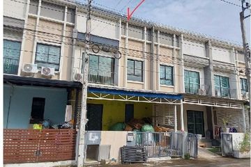 3 Bedroom Townhouse for sale in Thap Yao, Bangkok