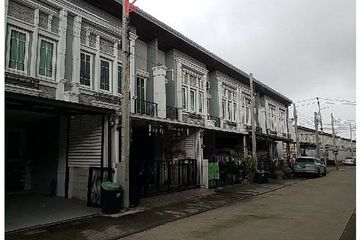 4 Bedroom Townhouse for sale in Dokmai, Bangkok