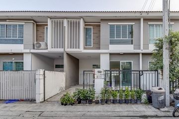3 Bedroom Townhouse for sale in Bang Chan, Bangkok