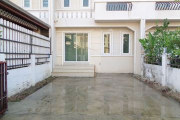 3 Bedroom Townhouse for sale in Phlapphla, Bangkok