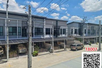 3 Bedroom Townhouse for rent in Dokmai, Bangkok
