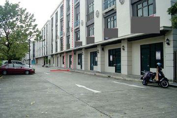 3 Bedroom Commercial for sale in Phlapphla, Bangkok