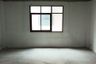 3 Bedroom Commercial for sale in Phlapphla, Bangkok