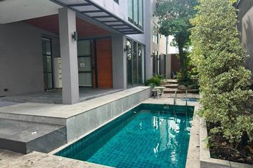 5 Bedroom House for sale in Phra Khanong Nuea, Bangkok near BTS Phra Khanong