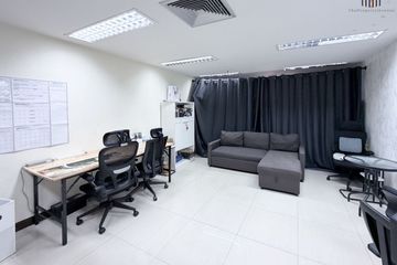 Office for sale in Khlong Tan Nuea, Bangkok