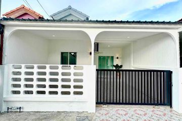 2 Bedroom Townhouse for sale in Na Kluea, Chonburi
