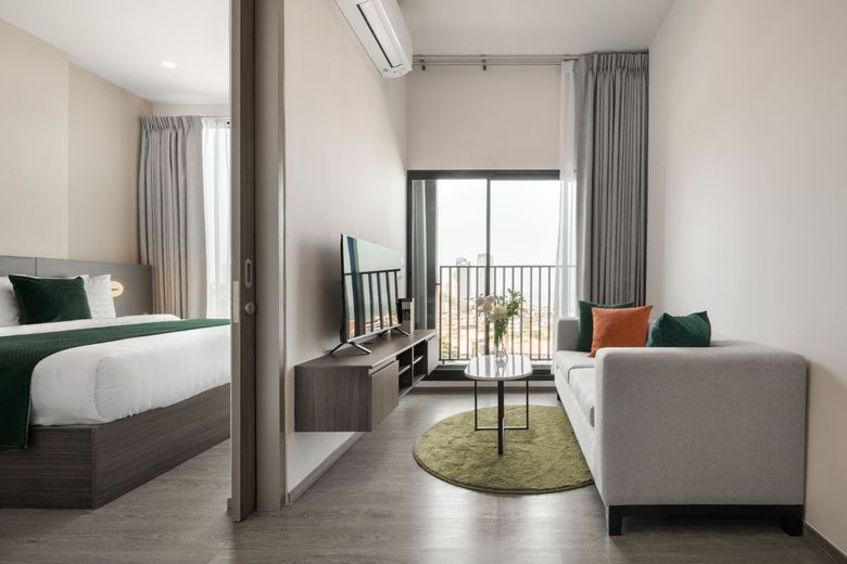 1 Bedroom Condo For Rent