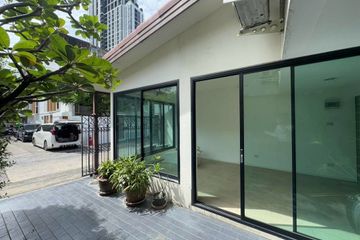 3 Bedroom Commercial for rent in Khlong Tan Nuea, Bangkok