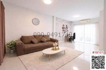 3 Bedroom Townhouse for rent in Saphan Sung, Bangkok
