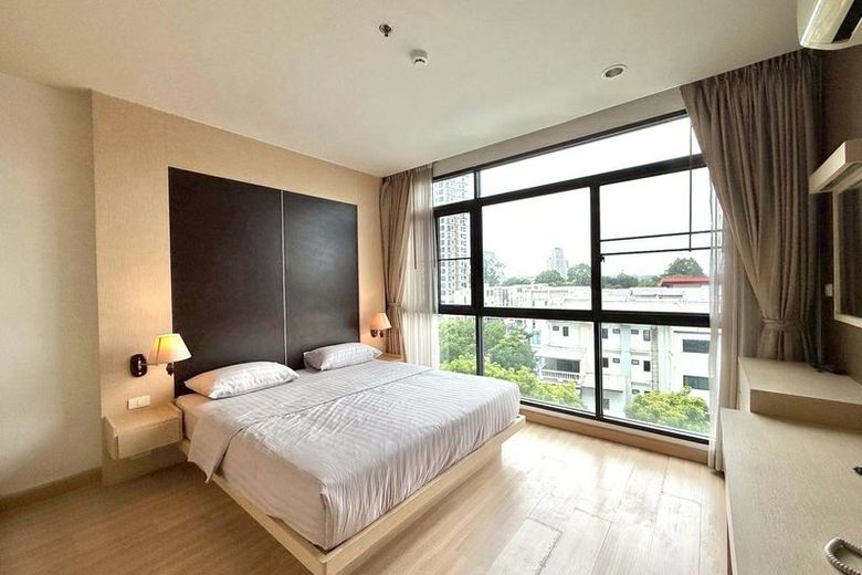 1 Bedroom Condo For Rent