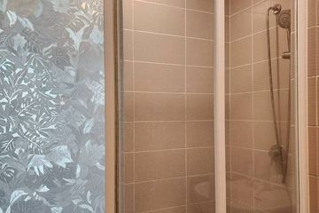 1 Bedroom Condo for rent in Khlong Ton Sai, Bangkok near BTS Charoen Nakhon