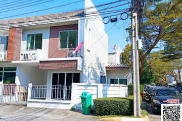 3 Bedroom Townhouse for rent in Chorakhe Bua, Bangkok