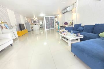 3 Bedroom Townhouse for sale in Noen Phra, Rayong