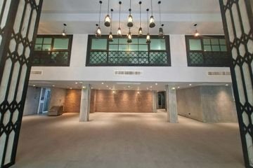 Commercial for rent in Khlong Tan Nuea, Bangkok near BTS Phrom Phong