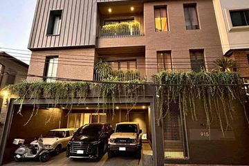 4 Bedroom House for sale in Khlong Tan Nuea, Bangkok