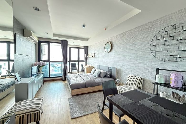 1 Bedroom Condo For Rent