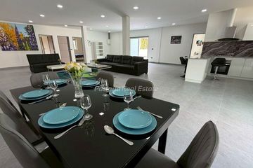 6 Bedroom House for sale in Na Kluea, Chonburi