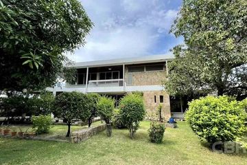 4 Bedroom House for sale in Khlong Tan Nuea, Bangkok