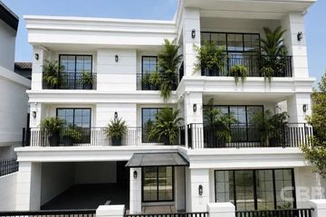 5 Bedroom House for sale in Phra Khanong Nuea, Bangkok near BTS Ekkamai