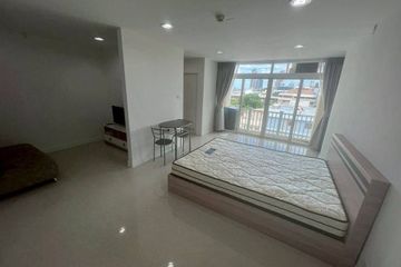 1 Bedroom Condo for rent in Thung Wat Don, Bangkok near BTS Surasak
