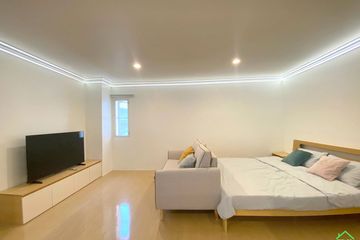 Condo for rent in Night Bazaar Condotel, Chang Khlan, Chiang Mai