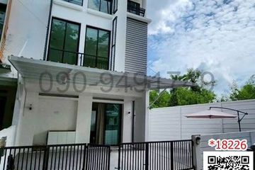 3 Bedroom Townhouse for rent in Areeya Mandarina Sukhumvit 77, Suan Luang, Bangkok near MRT Si Nut
