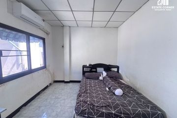 3 Bedroom Townhouse for sale in Tha Raeng, Bangkok