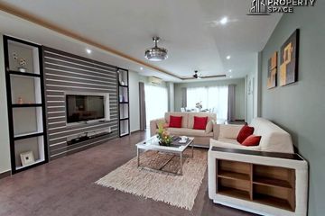 2 Bedroom Condo for sale in Tudor Court, Nong Prue, Chonburi