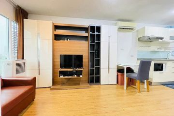 1 Bedroom Condo for rent in Bang Lamphu Lang, Bangkok near BTS Wongwian Yai
