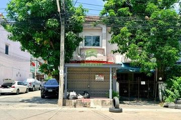 3 Bedroom Townhouse for sale in Sai Noi, Nonthaburi