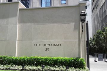 1 Bedroom Condo for sale in The Diplomat 39, Khlong Tan Nuea, Bangkok near BTS Phrom Phong