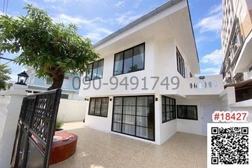 5 Bedroom House for rent in Huai Khwang, Bangkok near MRT Sutthisan